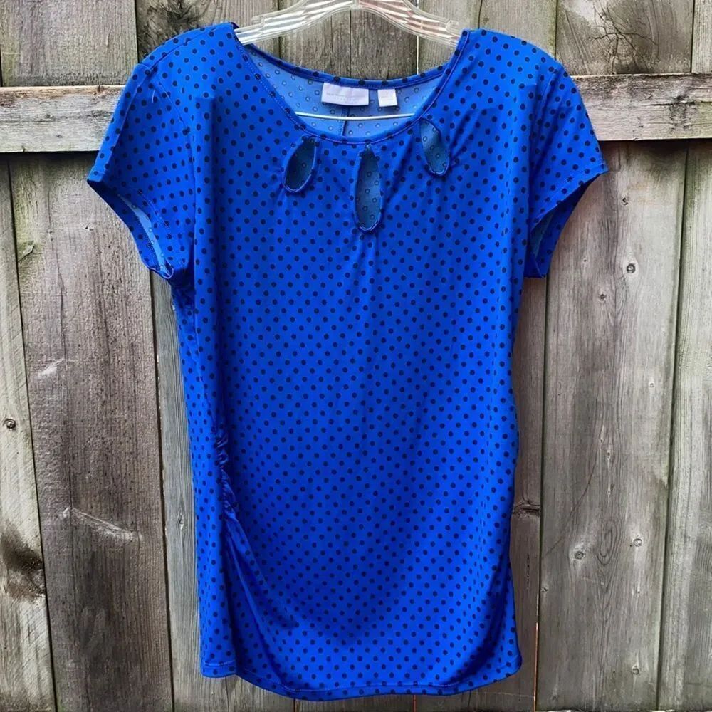 New York & Company keyhole top sz. S